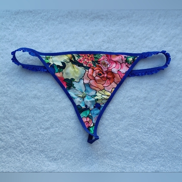 Floral Print V-String/Thong Panties, Size L - Picture 1 of 7